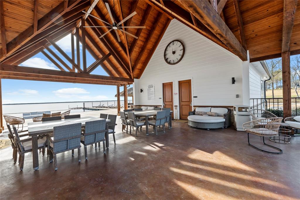 1520 Shoreline Drive Property Photo 10