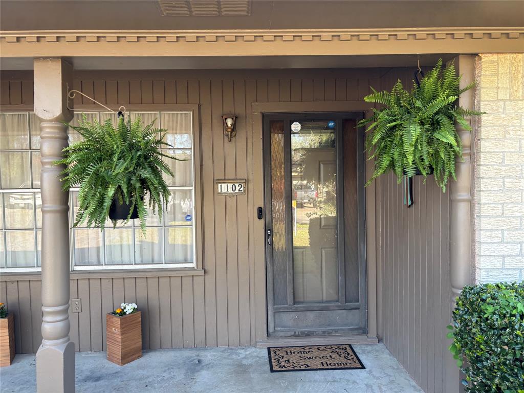 1102 Anthony Drive Property Photo 1