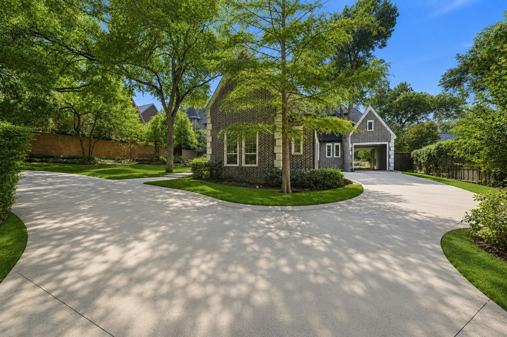 14907 Lake Forest Drive Property Photo 4