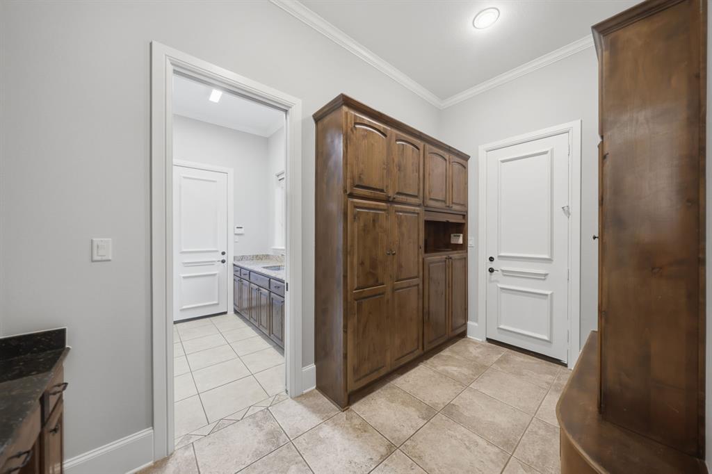 14907 Lake Forest Drive Property Photo 14