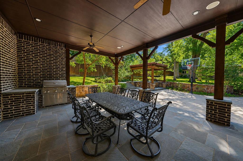 14907 Lake Forest Drive Property Photo 29