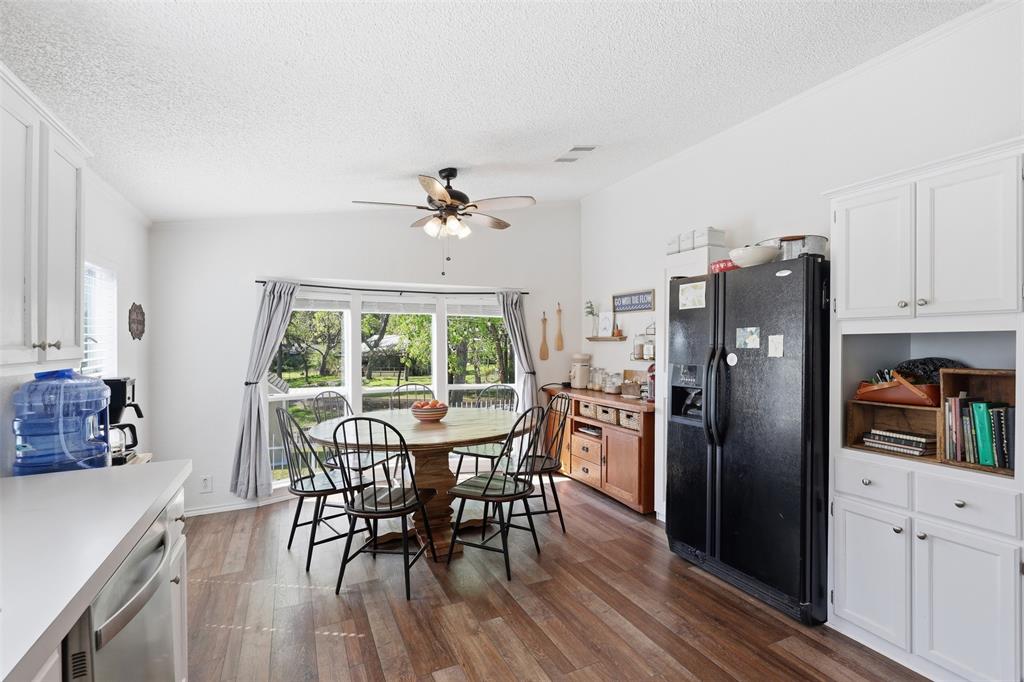 1105 E Lake Drive Property Photo 4