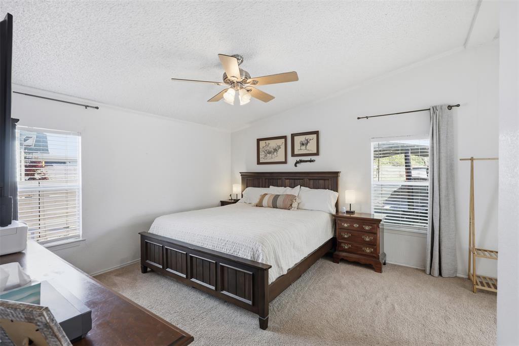 1105 E Lake Drive Property Photo 11