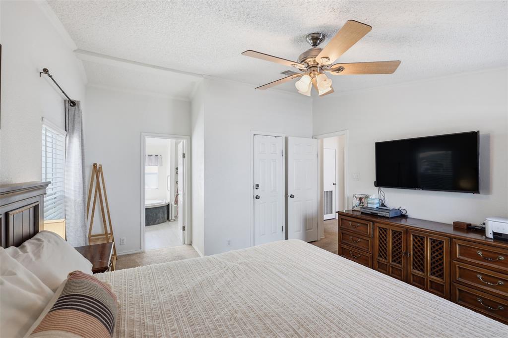 1105 E Lake Drive Property Photo 12