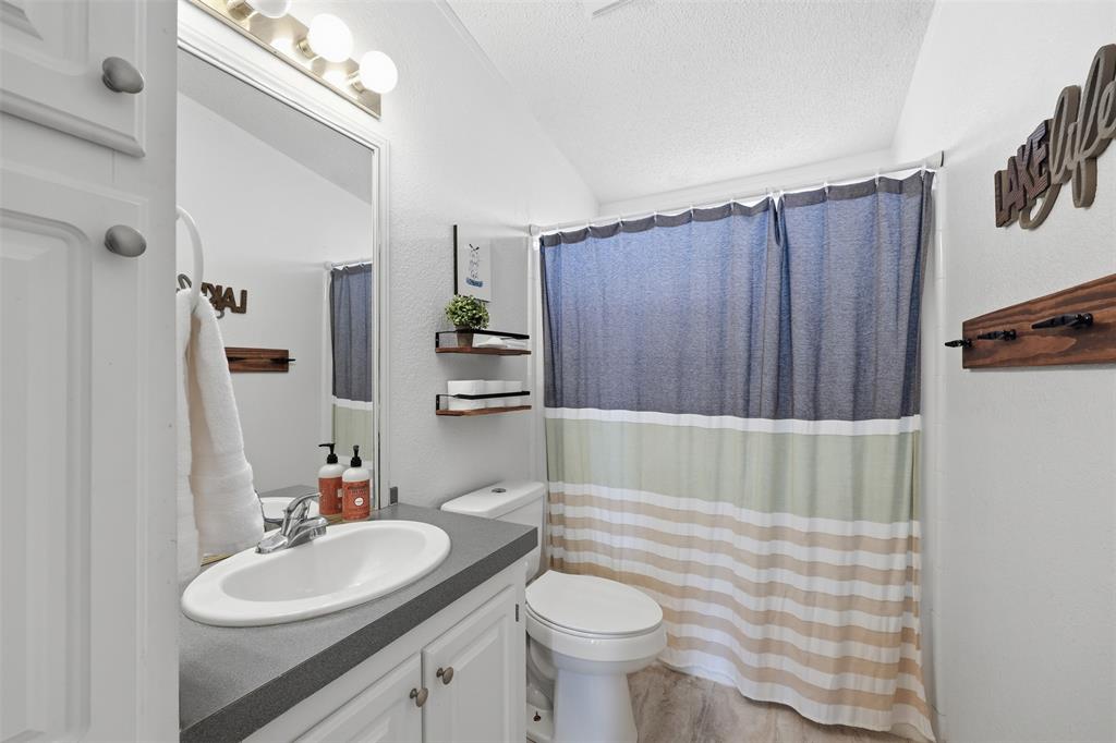 1105 E Lake Drive Property Photo 14