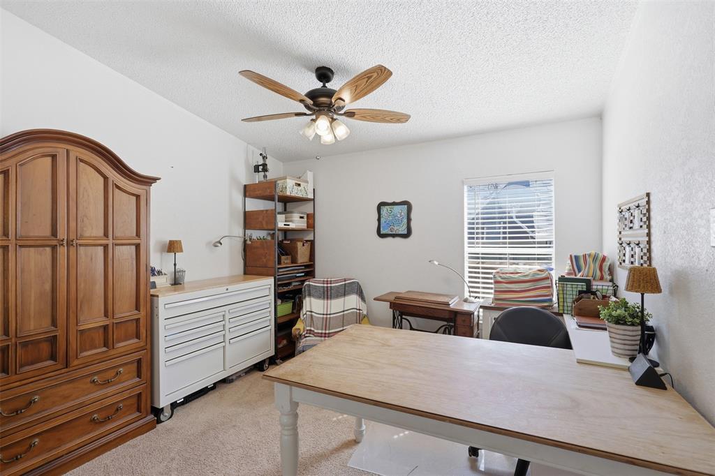 1105 E Lake Drive Property Photo 18