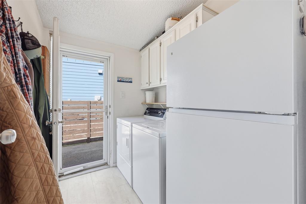 1105 E Lake Drive Property Photo 19