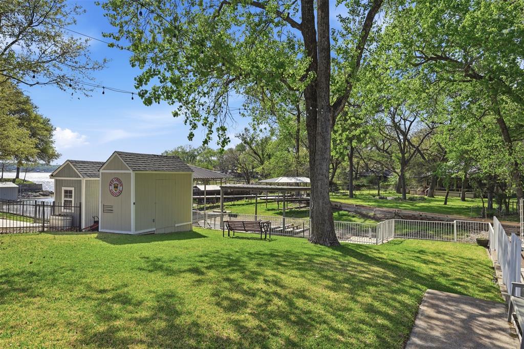 1105 E Lake Drive Property Photo 24