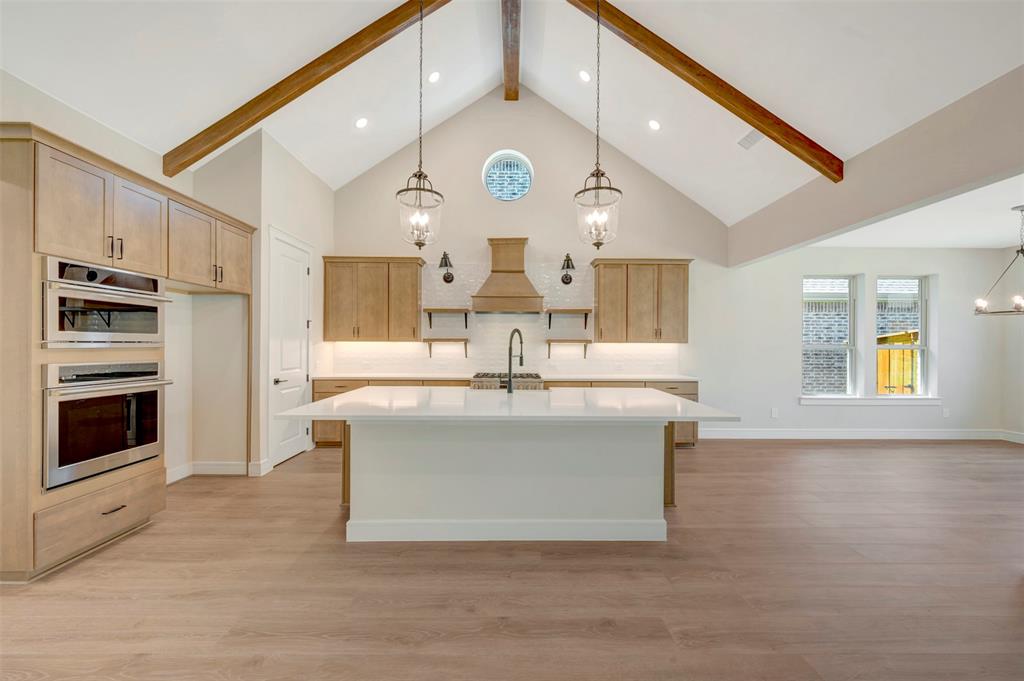 5668 Taylor Trail Property Photo 9