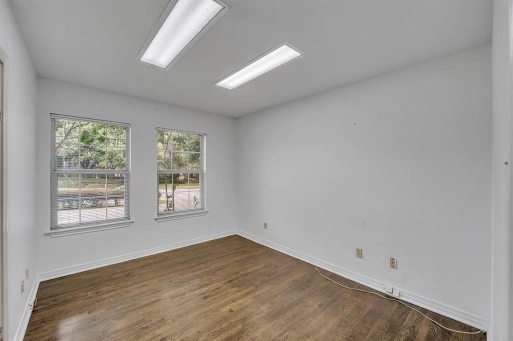 1311/1313 W Abram Street Property Photo 31