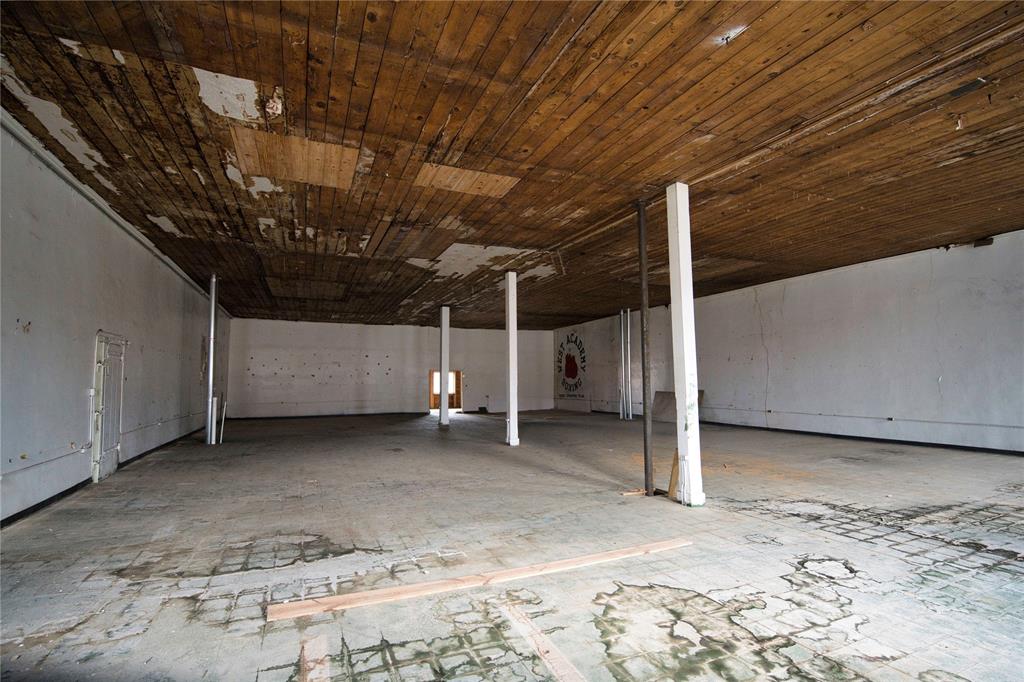 425 W Main Street Property Photo 22