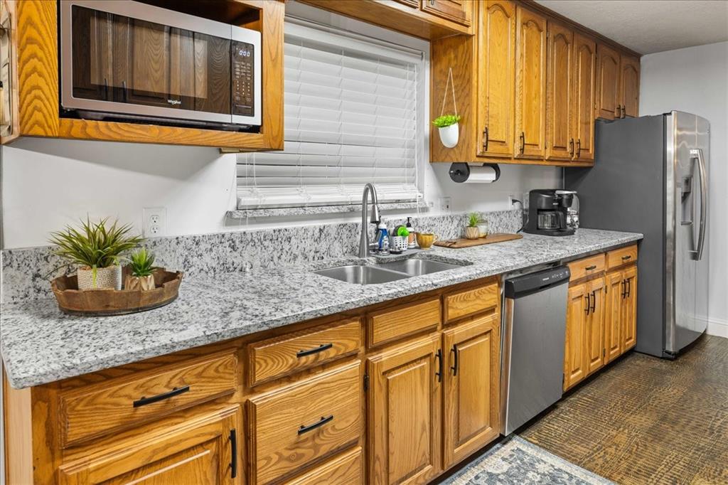 2002 W Lake Drive Property Photo 24