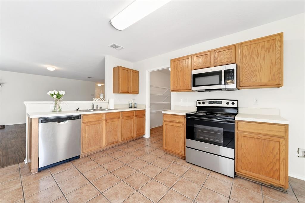 2800 Arbury Drive Property Photo 6