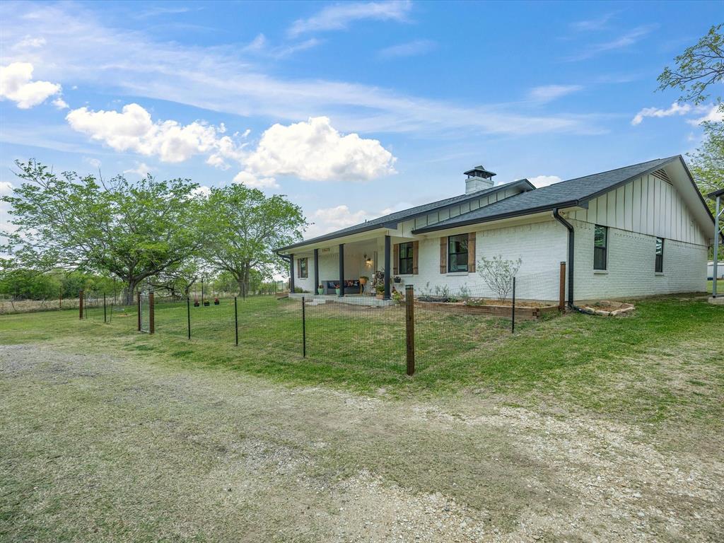 15720 W Highway 22 Property Photo 3