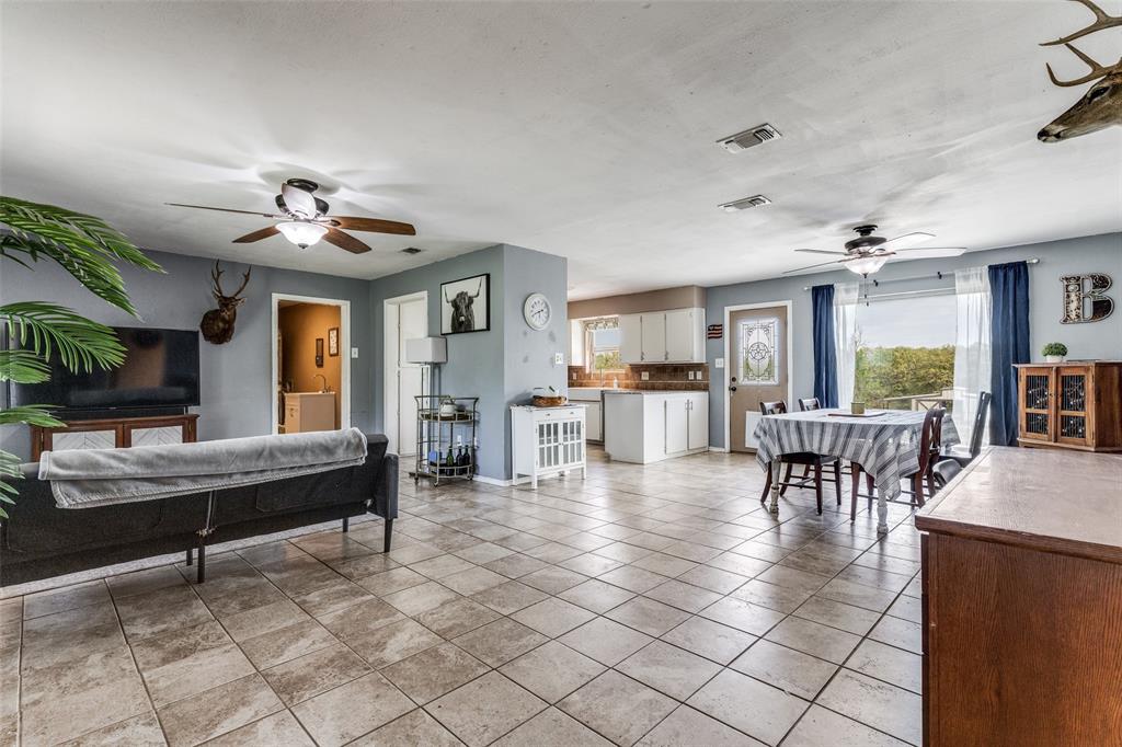 1232 County Road 4371 Property Photo 4