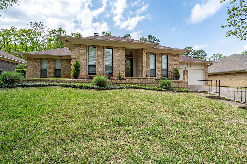4913 Pine Knoll Property Photo 1