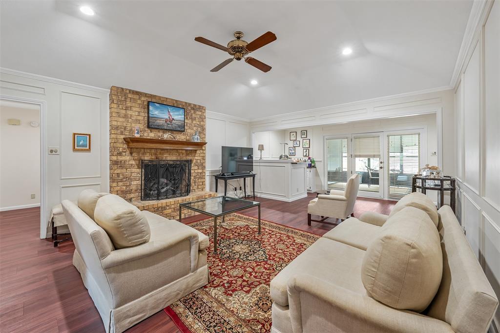 4913 Pine Knoll Property Photo 6