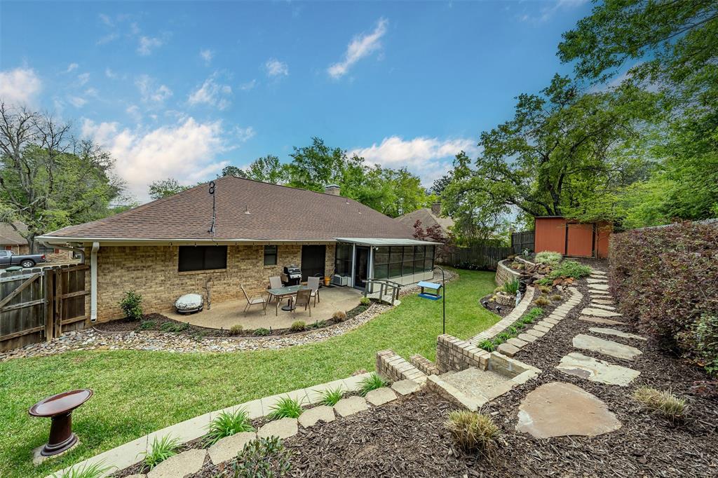 4913 Pine Knoll Property Photo 32