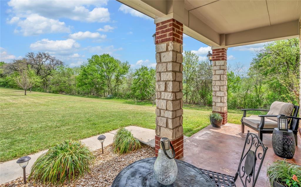 310 County Road 4285 Property Photo 6