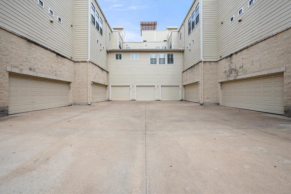 1207 Beaconsfield Lane 405 Property Photo 33