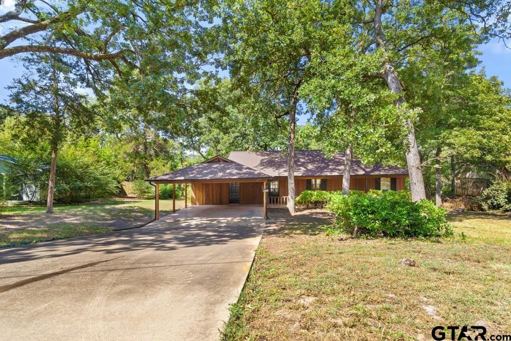522 Woodside Drive Property Photo 1