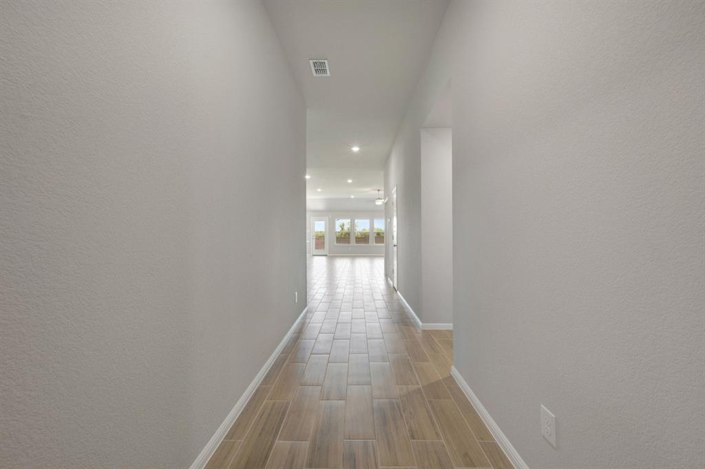2700 Tamarack Lane Property Photo 6