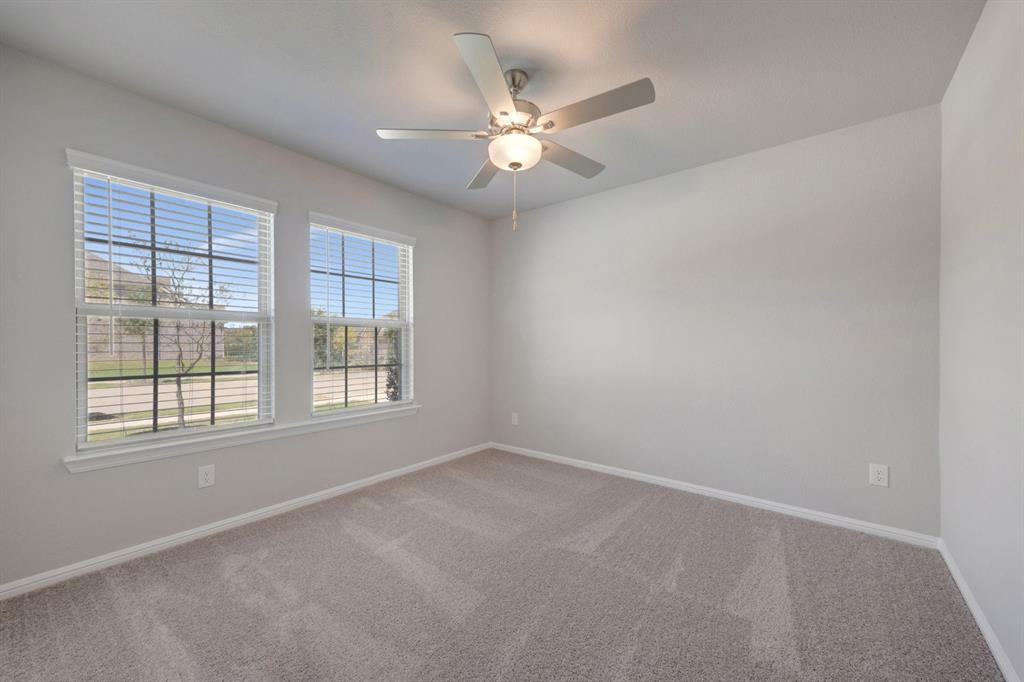 2700 Tamarack Lane Property Photo 7