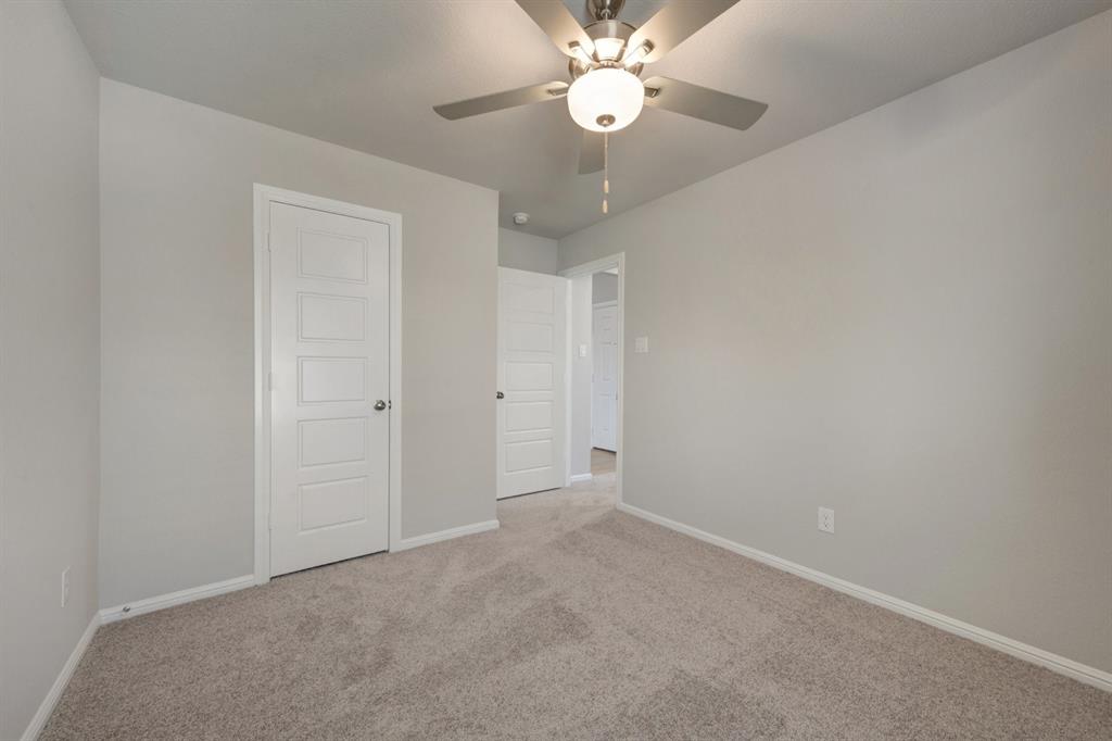 2700 Tamarack Lane Property Photo 11