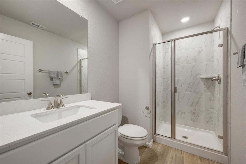 2700 Tamarack Lane Property Photo 12