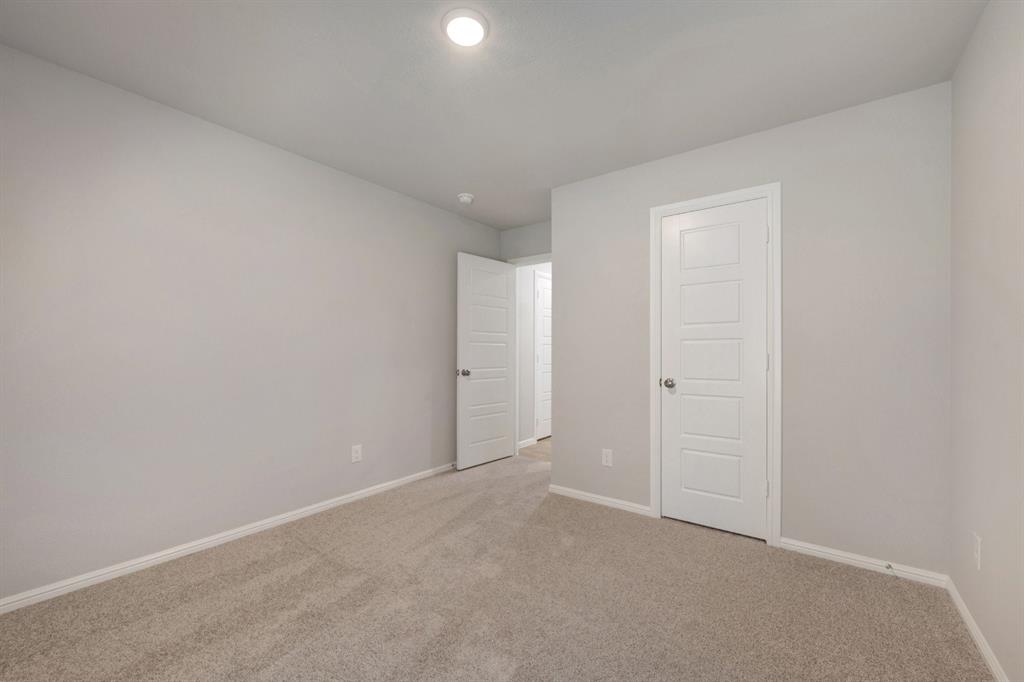 2700 Tamarack Lane Property Photo 14