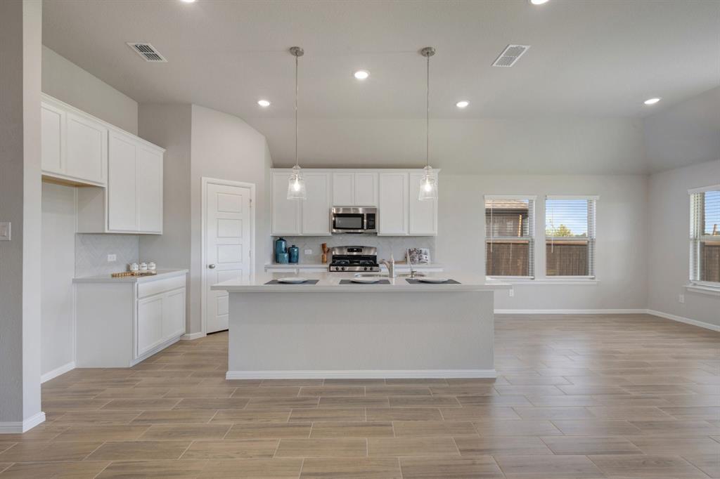 2700 Tamarack Lane Property Photo 17