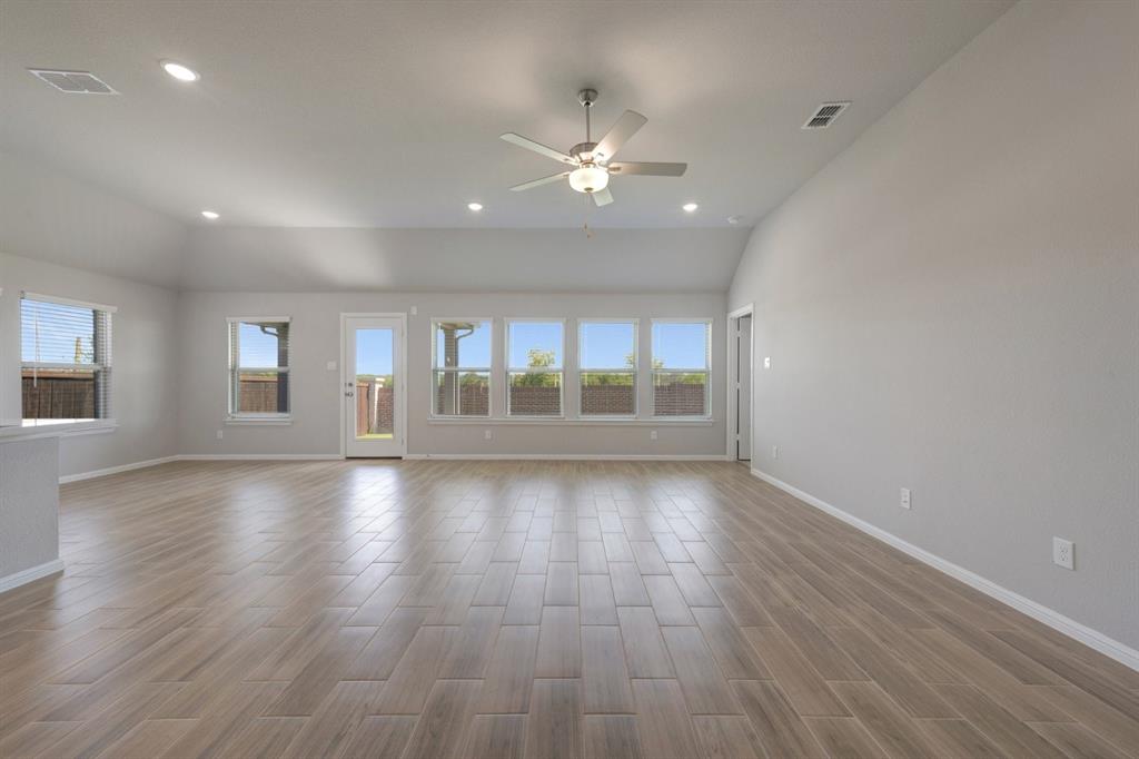 2700 Tamarack Lane Property Photo 24