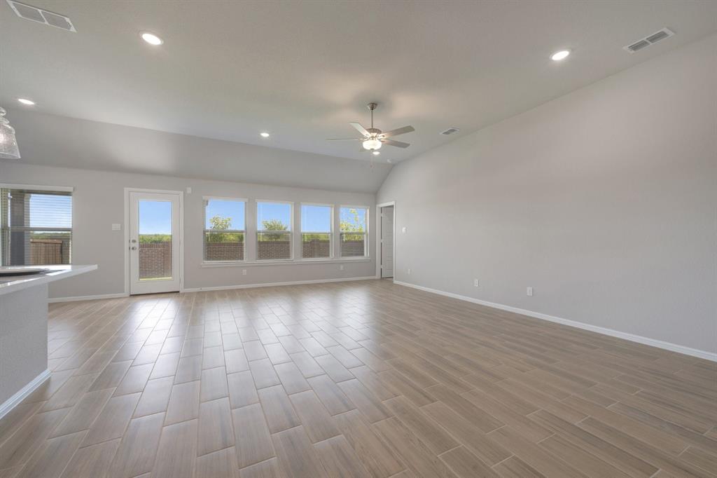 2700 Tamarack Lane Property Photo 25