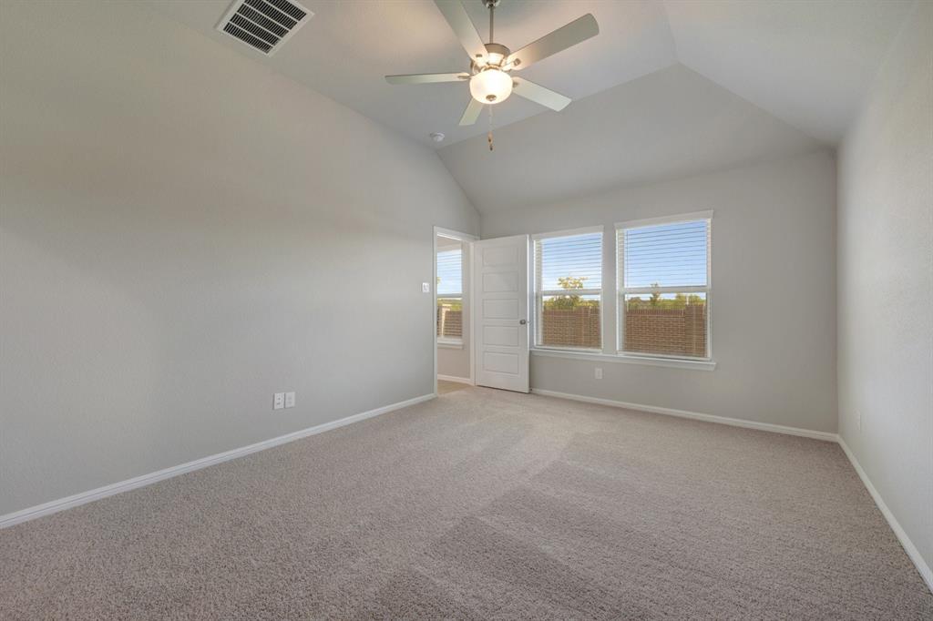 2700 Tamarack Lane Property Photo 28