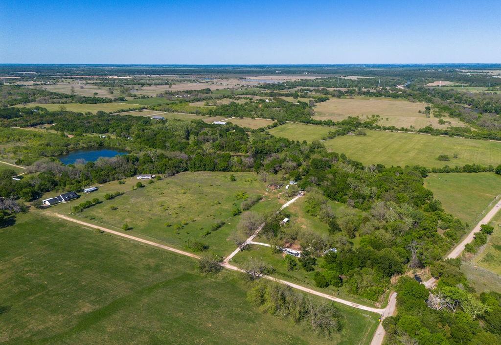 120 County Road 3646 Property Photo 5