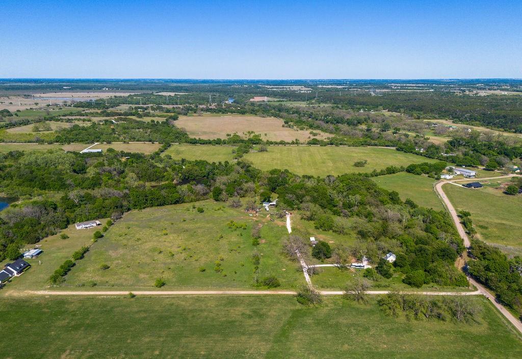 120 County Road 3646 Property Photo 6