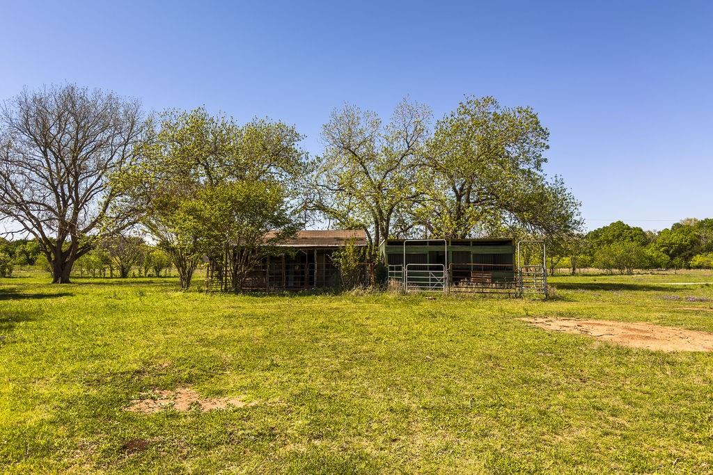 120 County Road 3646 Property Photo 12