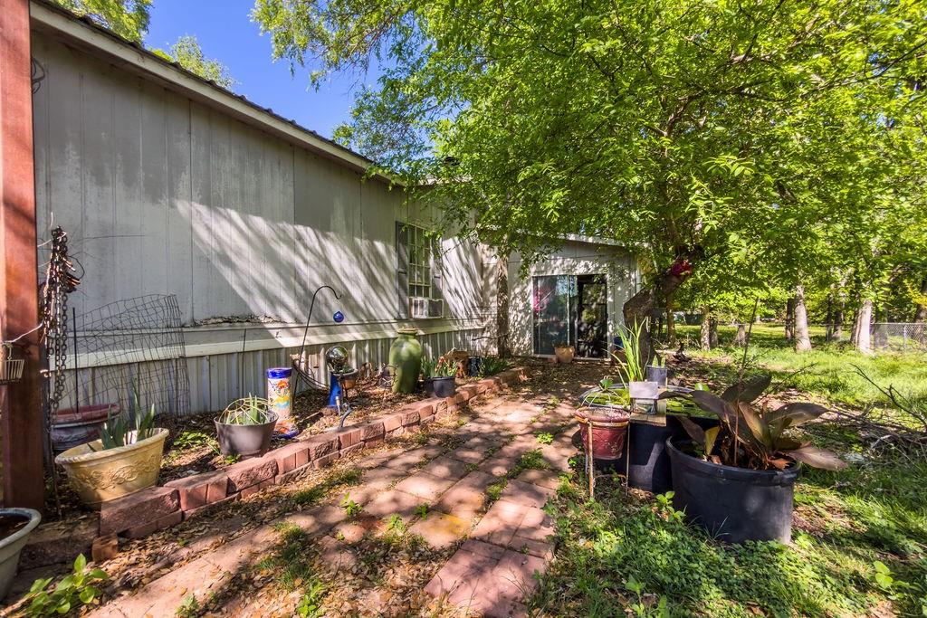 120 County Road 3646 Property Photo 20