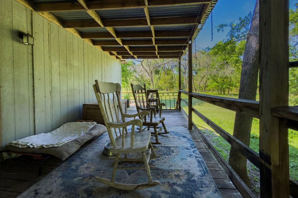 120 County Road 3646 Property Photo 21