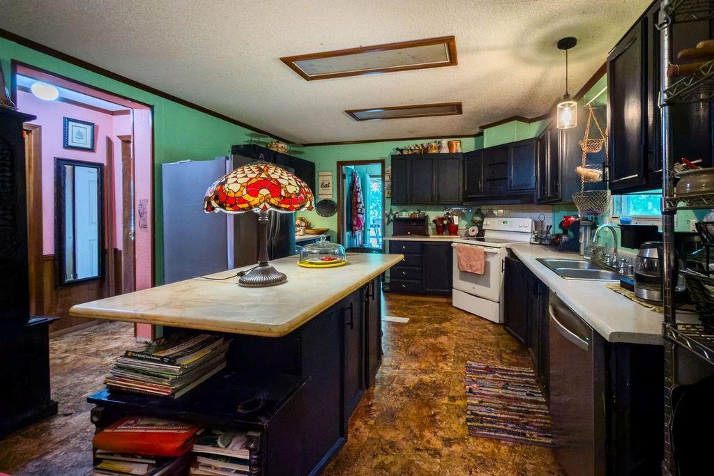 120 County Road 3646 Property Photo 28
