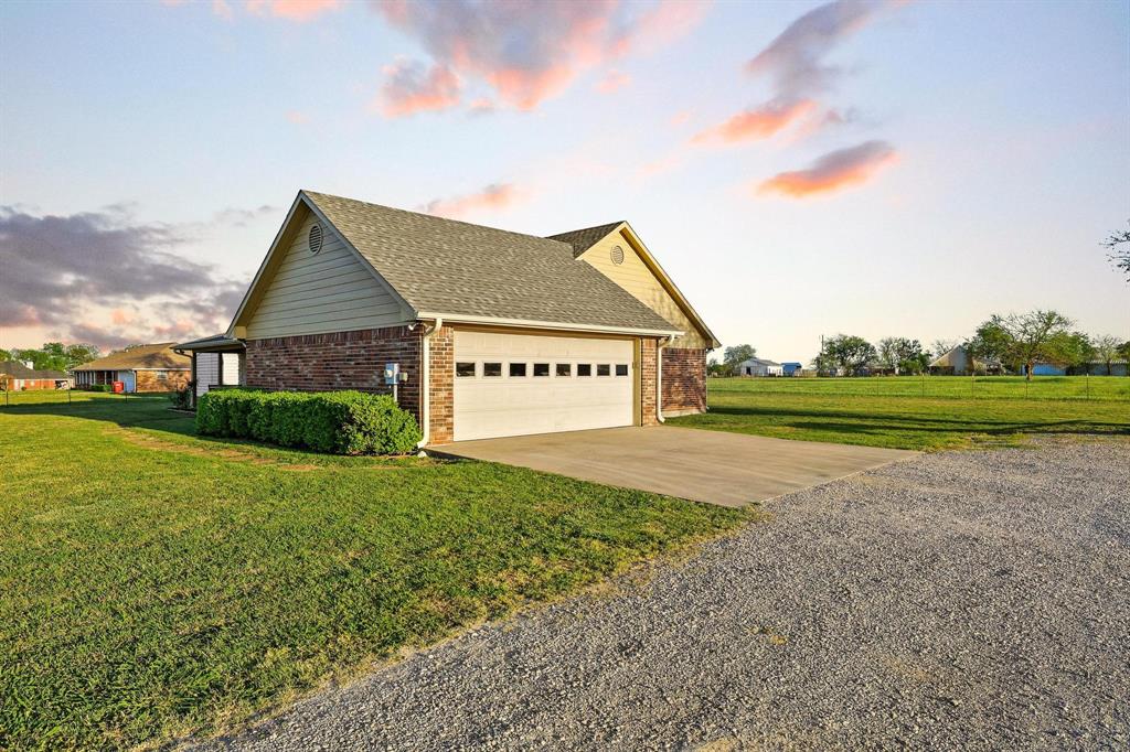 420 County Road 4825 Property Photo 19