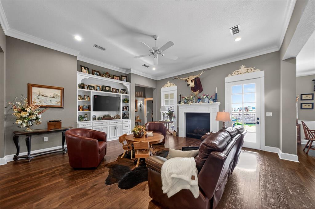 954 Rs County Road 4261 Property Photo 12