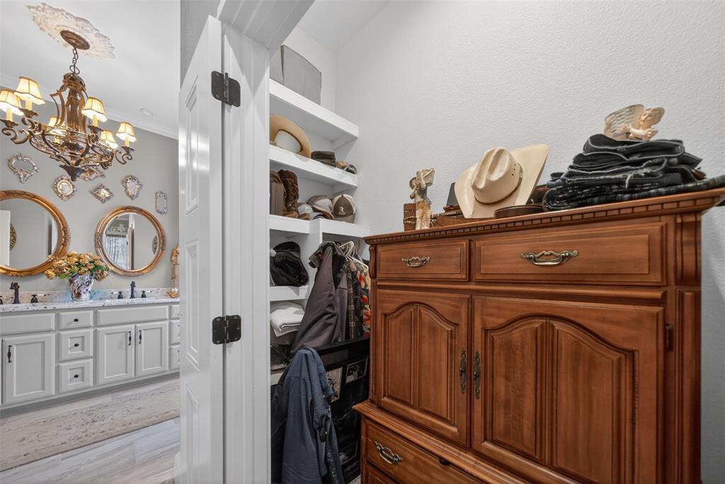954 Rs County Road 4261 Property Photo 32