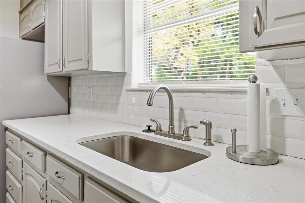 6106 Laredo Court Property Photo 17