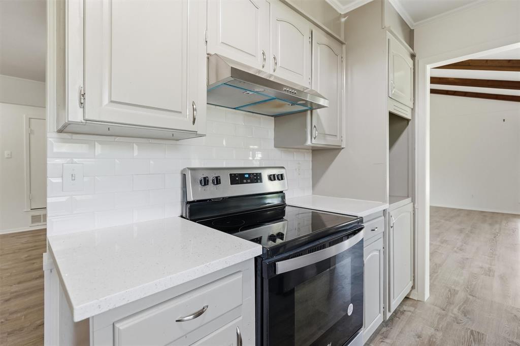 6106 Laredo Court Property Photo 18