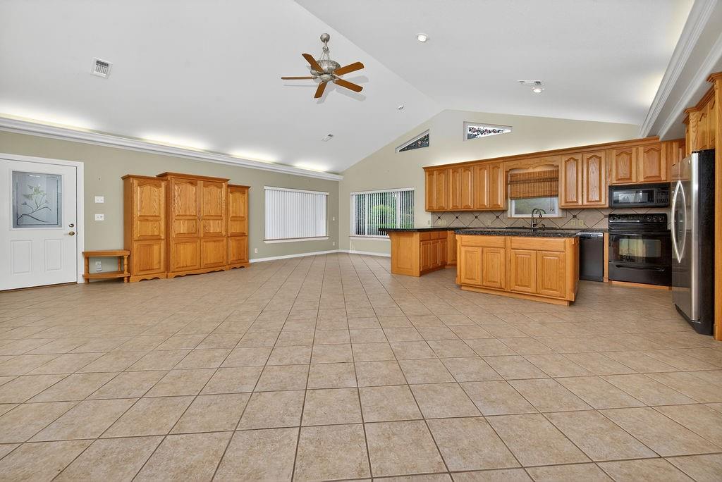 2436 Lakefront Shores Road Property Photo 6