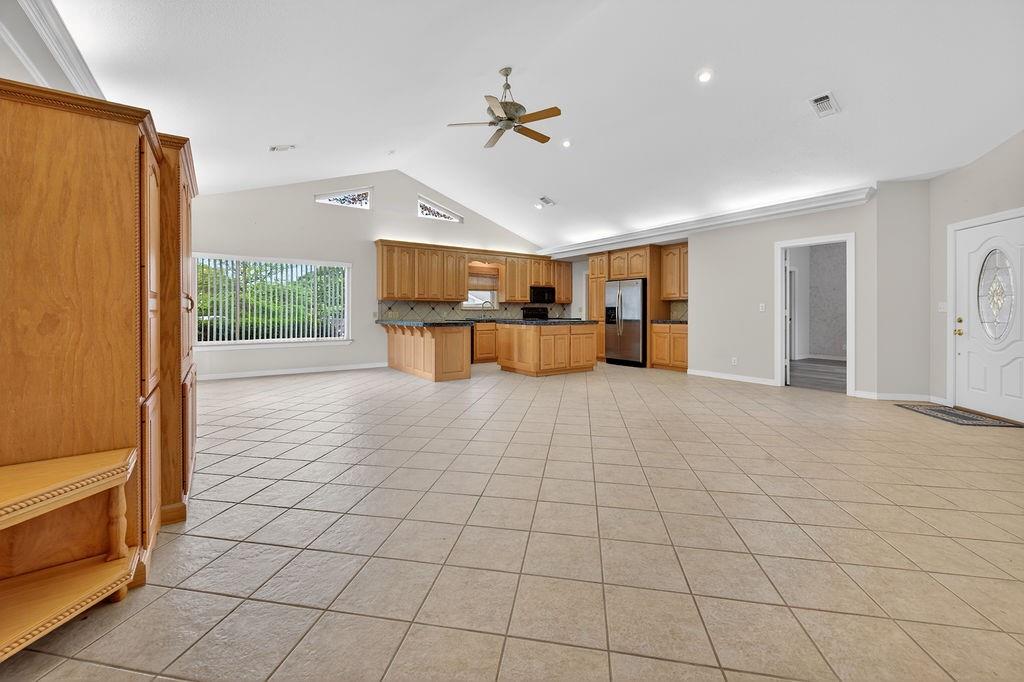 2436 Lakefront Shores Road Property Photo 7