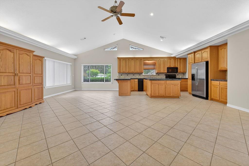 2436 Lakefront Shores Road Property Photo 8