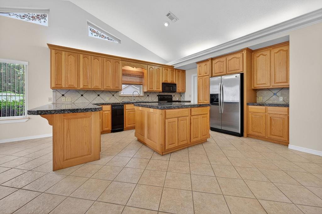 2436 Lakefront Shores Road Property Photo 10