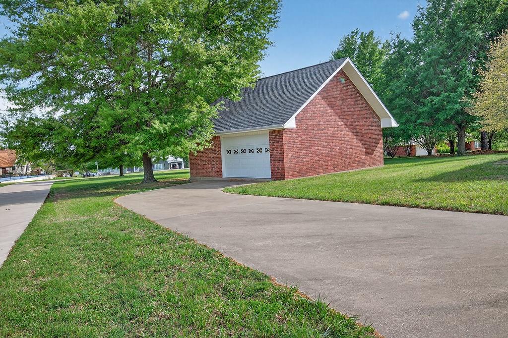2436 Lakefront Shores Road Property Photo 28